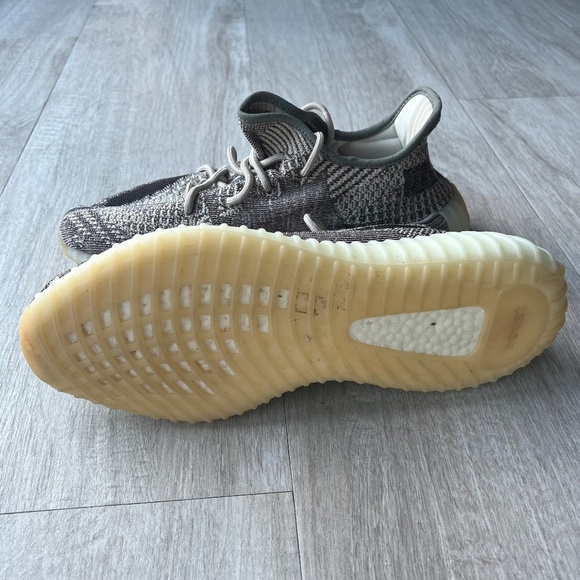 Adidas Yeezy Boost 350 V2, Men’s size 12, Zyon - Picture 11 of 13
